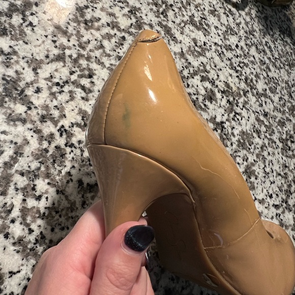 Jessica Simpson Patent Leather Heels - size 8 - Picture 5 of 6